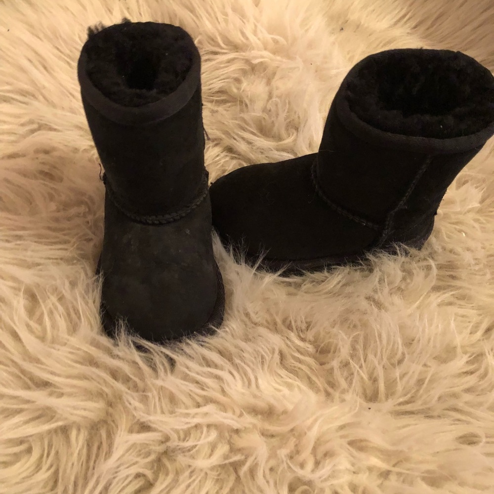 Black Toddler Uggs